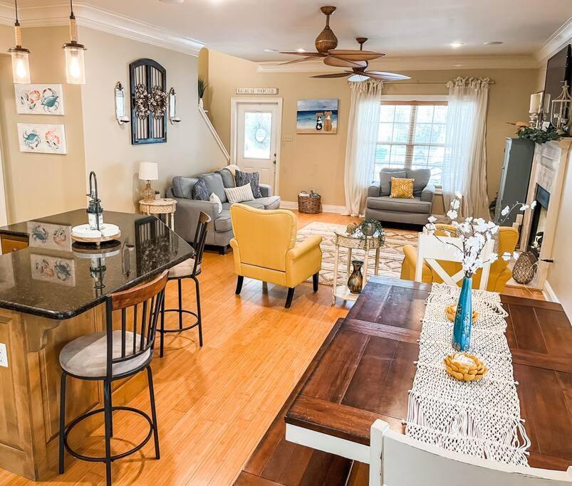 Pet Friendly Tranquil Cottage With Fire-Pit And Seasonal Hot Tub Sept-March Minutes To Beaches Dauphin Island Ngoại thất bức ảnh