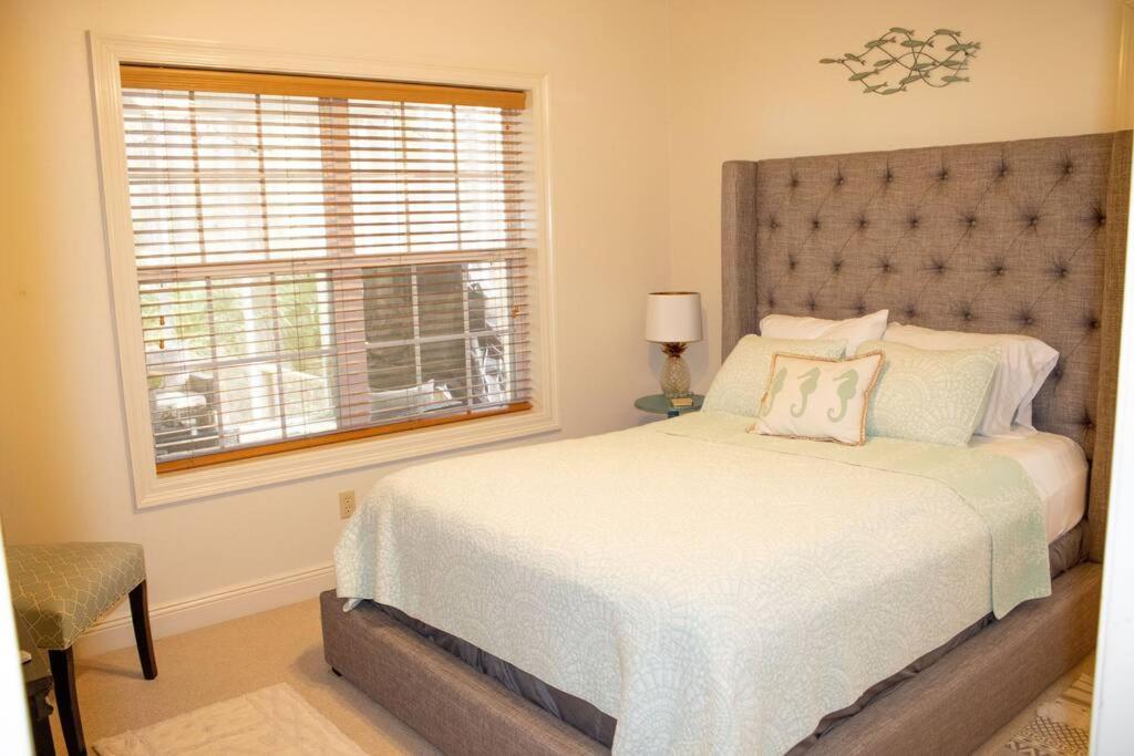 Pet Friendly Tranquil Cottage With Fire-Pit And Seasonal Hot Tub Sept-March Minutes To Beaches Dauphin Island Ngoại thất bức ảnh
